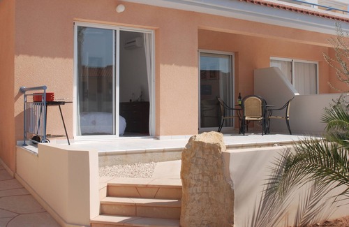 Anarita Apartment | Peaceful ground floor poolside apartment in Anarita near Paphos