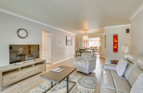 Niles House | Peaceful Home Near Youngstown Fenced Backyard!