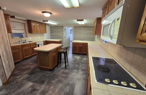 Golden Meadow Apartment | Peaceful hotel suites with AC in Golden Meadow