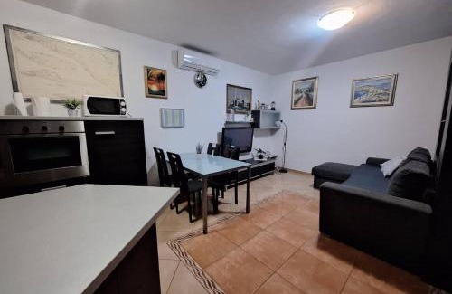 Dol House | Peaceful Island Haven with Pool, BBQ & Games Area