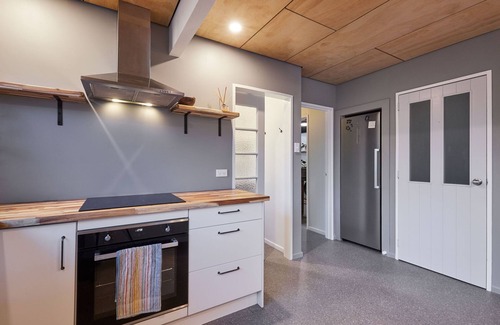 Luggate House | Peaceful Kiwi Crib with stunning views.