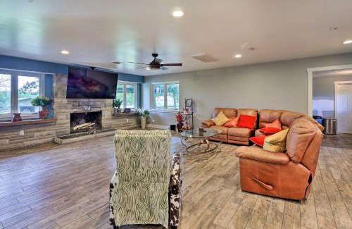 Lebanon House | Peaceful Lebanon FarmhouseandRanch with Pool!