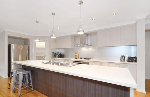 Fern Bay House | Peaceful Location With Cheerful 4-bedroom Home