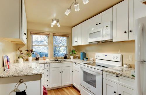 Marshall House | Peaceful Mars Hill Home with Porch and Mountain Views