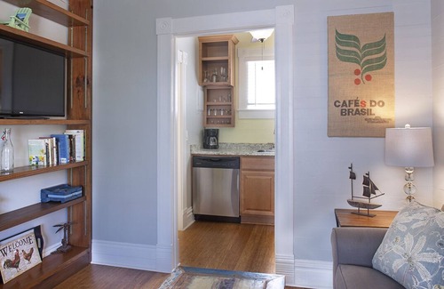 Key West Historic District House | Peaceful One Bedroom Retreat Located Blocks From Duval Street And The Harbor.