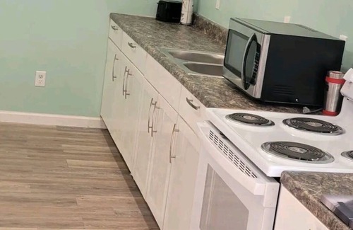 Hot Springs Villa | Peaceful, Private, Friendly Environment 5 minutes to the Historic Omni.