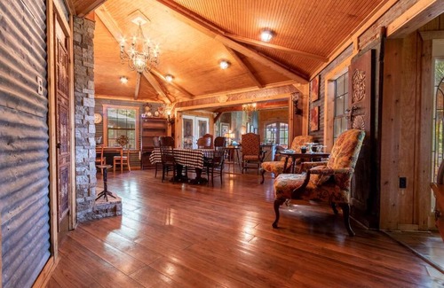 Gladewater House | Peaceful Retreat Lake Gladewater