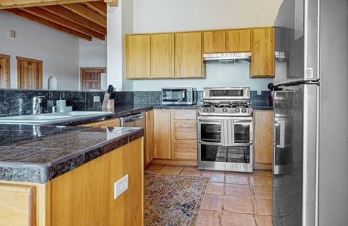 Eldorado at Santa Fe House | Peaceful retreat with enclosed patio, incredible views and night skies