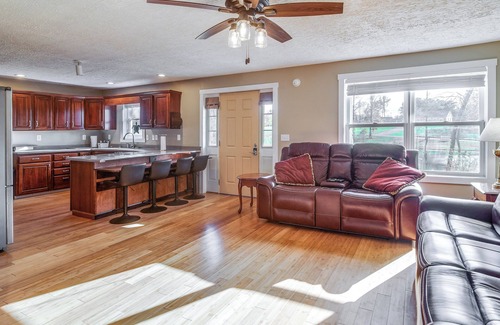 Russell Springs House | Peaceful Russell Springs Home w/Fire Pit & Pond!