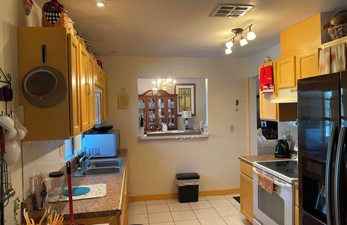 Poinciana House | Peaceful Stay at Grandma’s Home