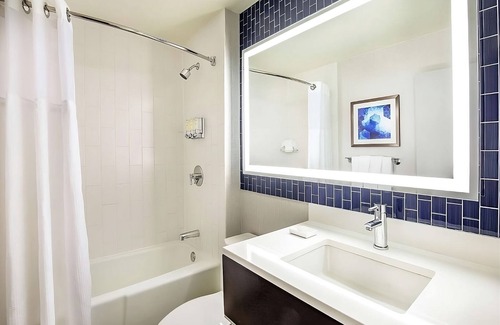 East Cambridge Hotel | Peaceful Stay in a Pet-Friendly Unit with Pool! Near MIT!
