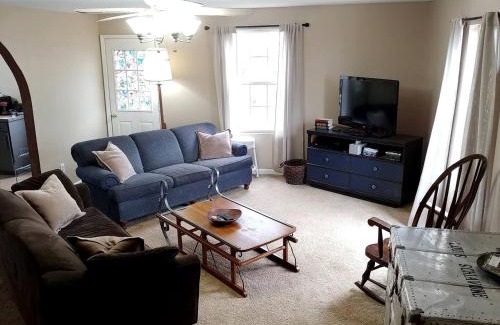 Sweetwater House | Peaceful Sweetwater Guesthouse for a Tennessee Family Vacation