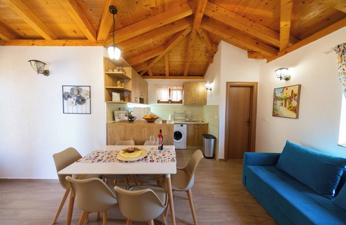 Lapcici Apartment | Peaceful Two-Bedroom Apartment with Private Pool