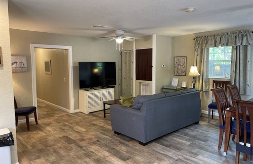 Sorrento House | ￼ Peaceful Two Bedroom Guest House near Wekiva River and State Parks ￼