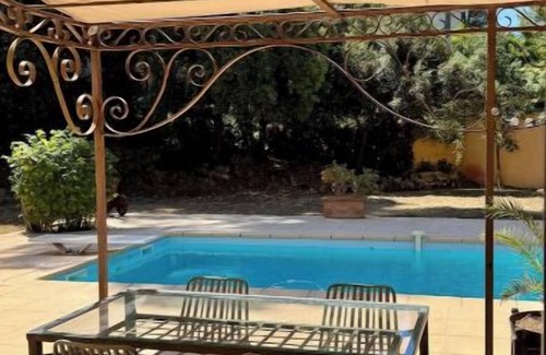 Saint-Menet House | Peaceful villa in the south with swimming pool Pets welcome!