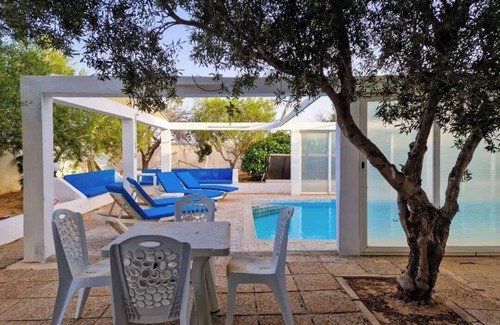 Sedghiane Villa | Peaceful villa with pool