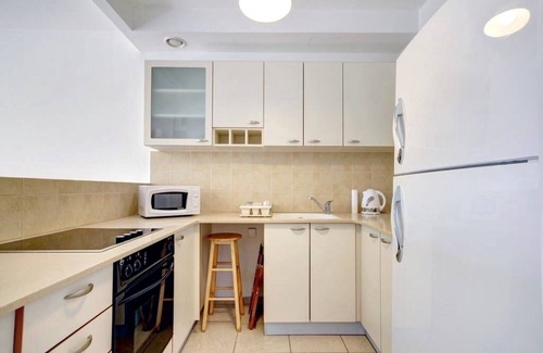 Nachlaot Apartment | Peaceful Windows of Jerusalem