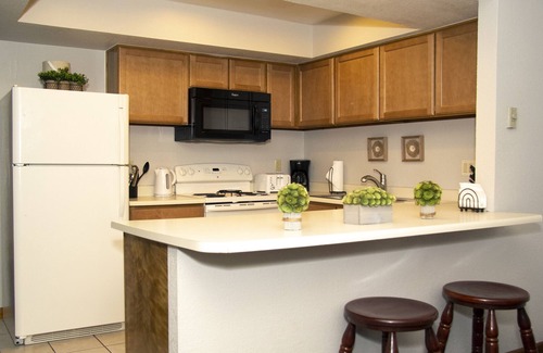 Pinetop Villa | Peaceful Wooded Resort Villa - Master Suite w Jacuzzi Tub + Romantic Fireplace