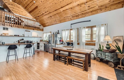 Delaware Cabin | Peaceful Wooded River Retreat to relax, recharge and to make memories.