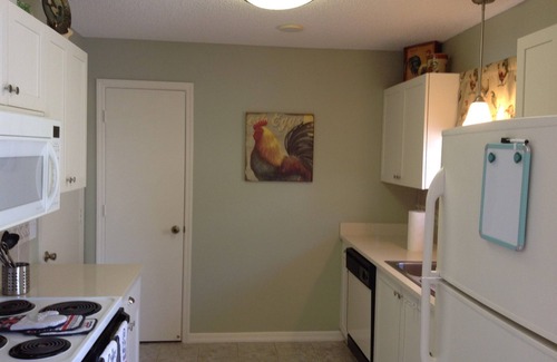 San Pedro Villas House | Peacefully & Conveniently Located w/BBQ Grill & FREE WiFI! ALL Pets Welcome!
