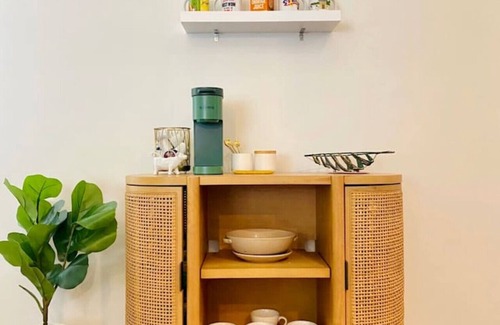 Montgomery House | Peachy Keen House - Savannah Escape w/Game Room
