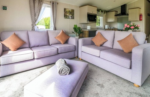 Swannington Cottage | Peacock Lodge