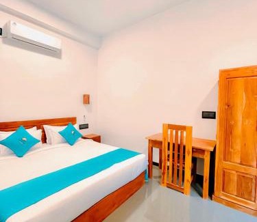 Pottuvil Division 2 Hotel | Peak Bay Resort