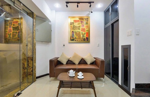 Bach Dang Riverside Apartment | Peanuts Home - Central HCM, 5 mins to Bui Vien | Full Kitchenette & Free Laundry