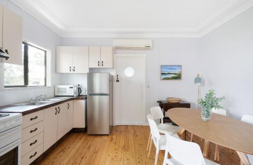 Pearl Beach House | Pearl Beach Semi - 2 min to sand & sea - Wattle