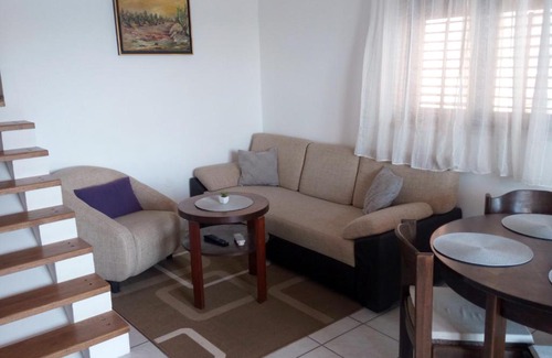 Zaboric Apartment | 'Pebble' - Beach Apartment, Žaborić