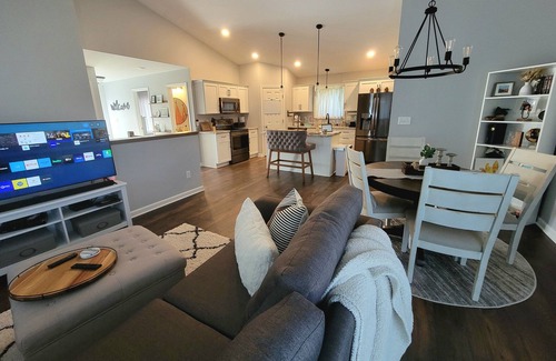 Rochester House | Pebble Creek House/2 BR, 2Ba, Pet Friendly, attached garage & 15 min to Mayo!