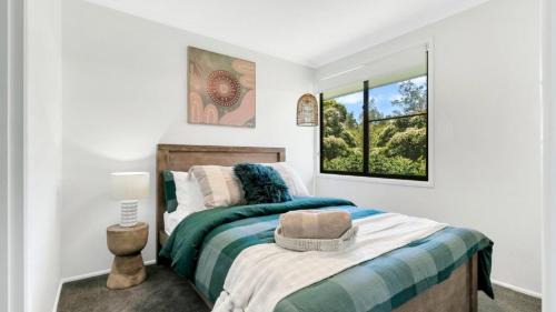 Repton House | Peking Duck - Sleeps 7, Luxe Riverside Retreat