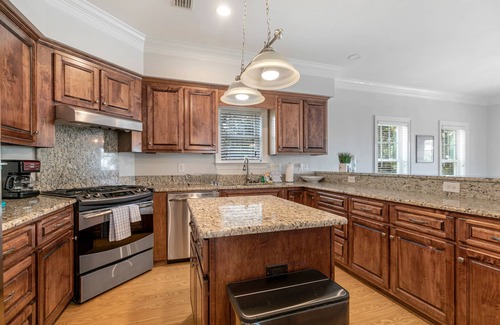 Ocean Springs Apartment | Pelican View Beach House - Private Beach!