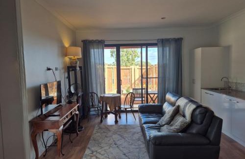 Pemberton Apartment | Pemberton Japanese Garden Studio 2025 Winner Travellers Award