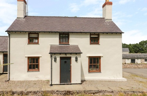 Llandudno Junction Cottage | PEN Y BRYN COTTAGE, pet friendly, with open fire in Llandudno