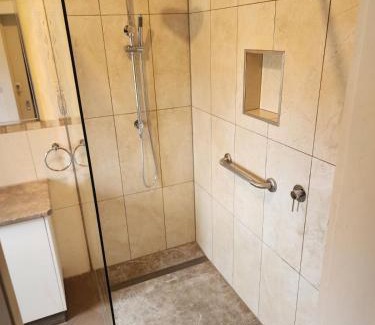 Invermay House | Penfold Cottage CBD Launceston Invermay