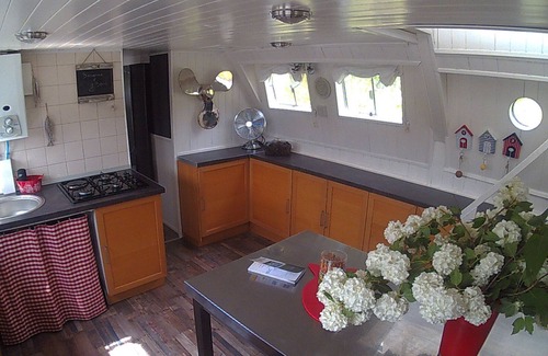 Wolfersdorf Boat Rental | Péniche Nidd, charming bed and breakfast on the Rhone-Rhine Canal