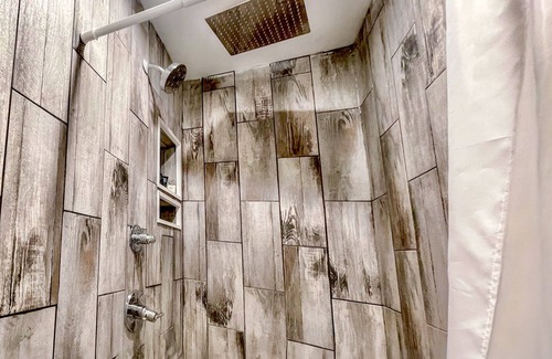 Oakford Hotel | Penn Lodge Hotel & Suites