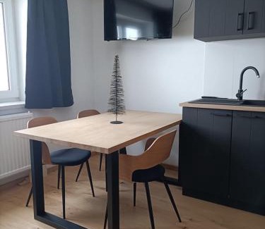 Holzgau Bed & Breakfast | Pension & Ferienwohnungen Haus Edelweiß