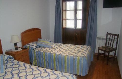 Cabezon de la Sal House | Pension Gades