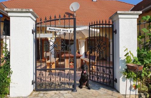 Locs House | Pension und Landhaus Steirerengel - Ferien & Jagd