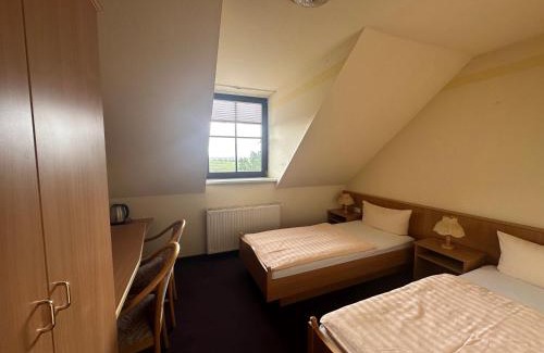 Ollendorf Hotel | Pension und Monteurzimmer mit Küche und Waschmaschine