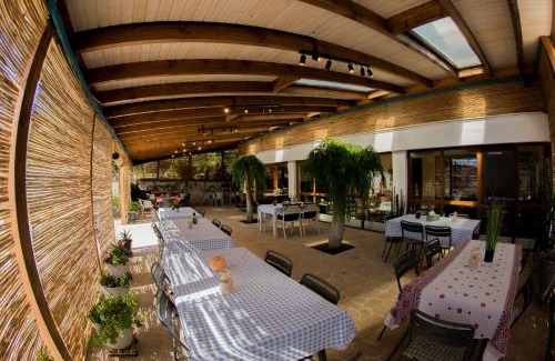 Bestepe House | Pensiunea 4 Salcii