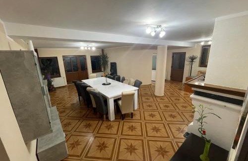 Vulcan House | PENSIUNEA ALMA Bis