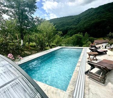 Cheia House | Pensiunea Berg Hill