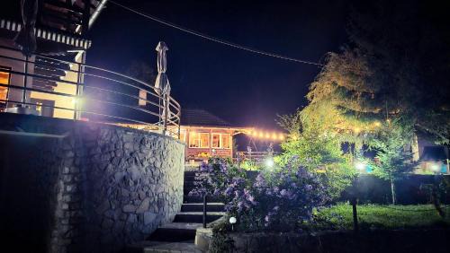 Traisteni House | Pensiunea La Taverna