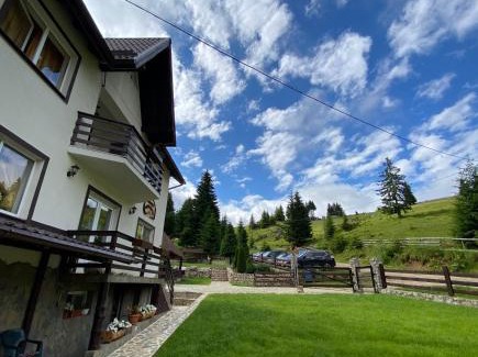 Moeciu de Sus House | Pensiunea Poienita Ursului