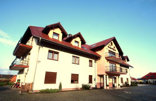 Otyn Bed & Breakfast | Pensjonat Korona