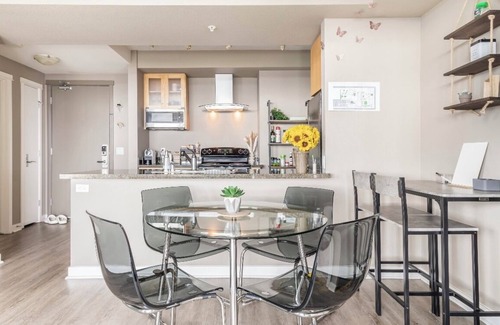 Northwest Bellevue Apartment | Penthouse 2b 2b +Gym +Yoga Room +Lounge +Pool +WiFi in Downtown Bellevue