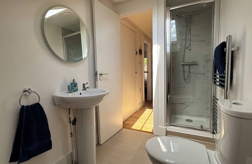 Maidstone Apartment | Penthouse | 360 Views | High Spec | Central | WIFI